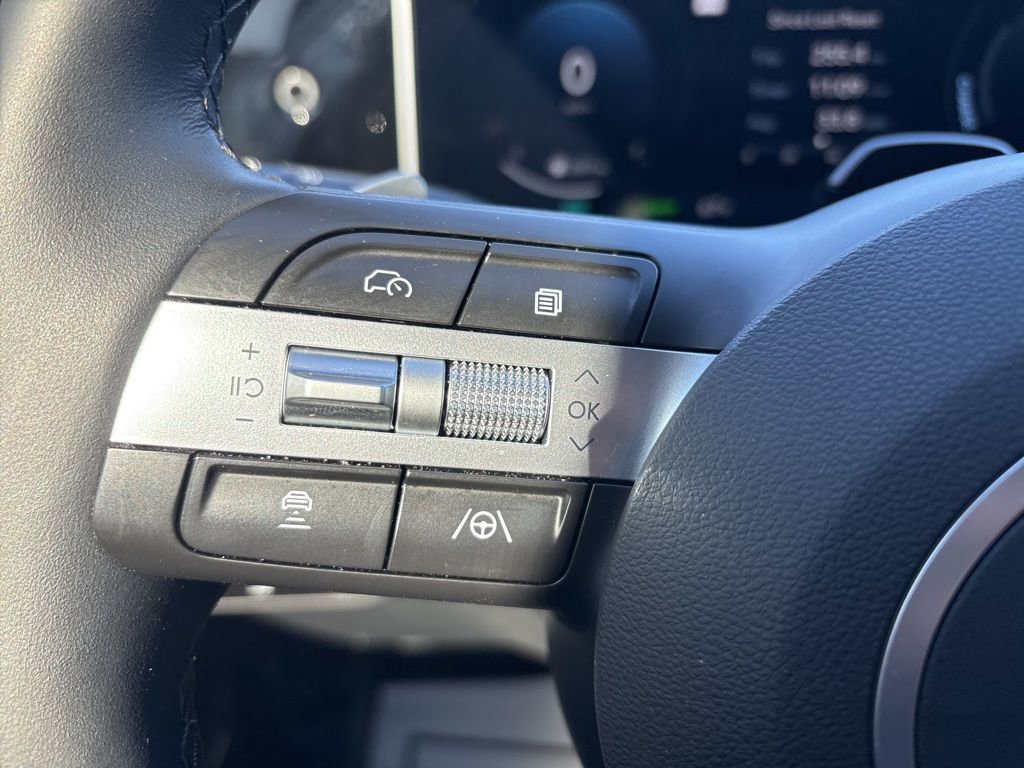 Certified 2025 Hyundai Tucson Limited AWD/4WD image 20