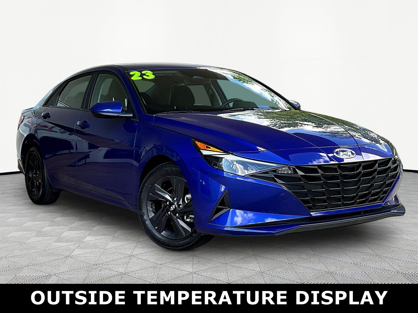 Used 2023 Hyundai Elantra SEL FWD image 3