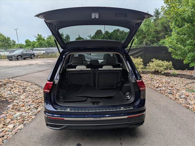 Certified 2023 Volkswagen Tiguan SE w/ Panoramic Sunroof Package FWD image 21