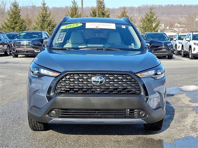 Certified 2025 Toyota Corolla Cross LE video 2