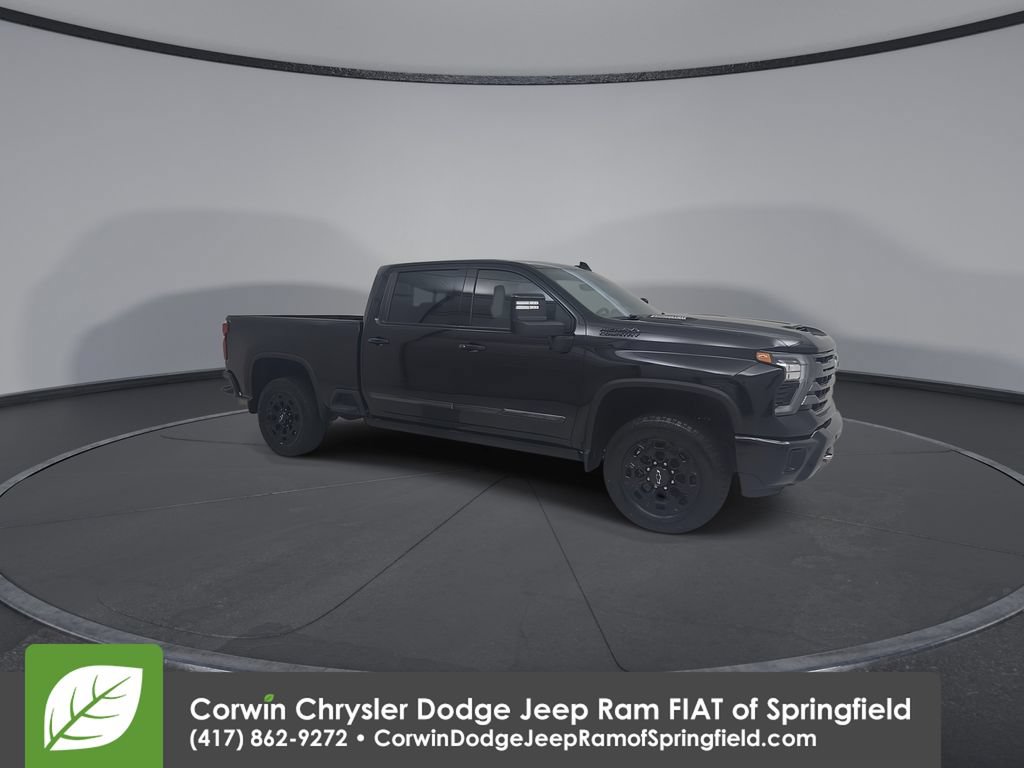 Used 2024 Chevrolet Silverado 3500 High Country w/ High Country Premium Package AWD/4WD image 2