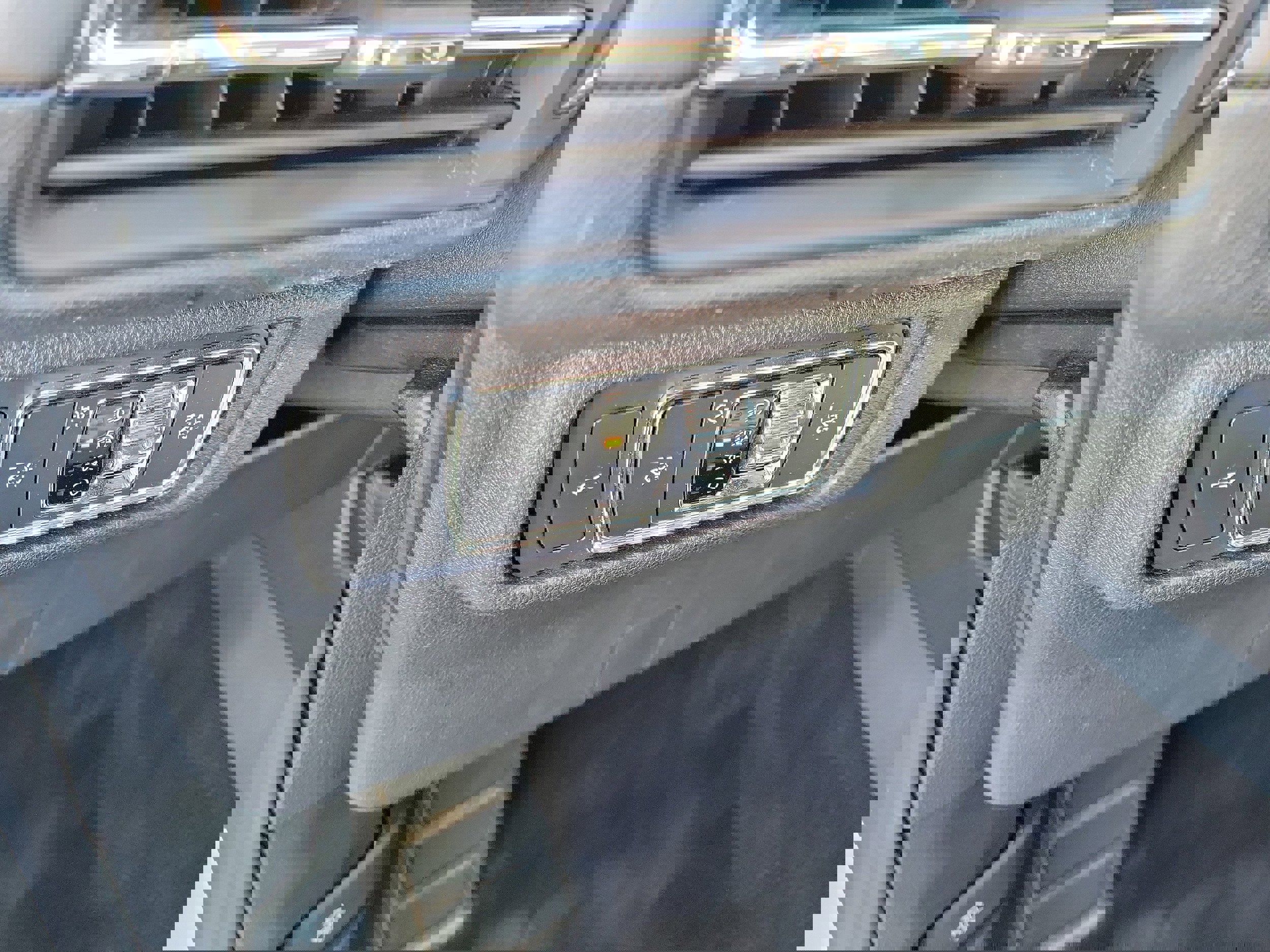 Used 2022 Lincoln Corsair AWD w/ Equipment Group 101A image 20