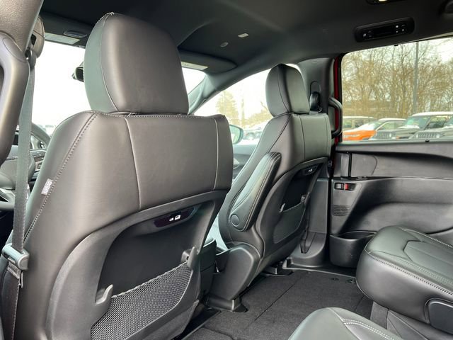 New 2026 Chrysler Pacifica Select image 31