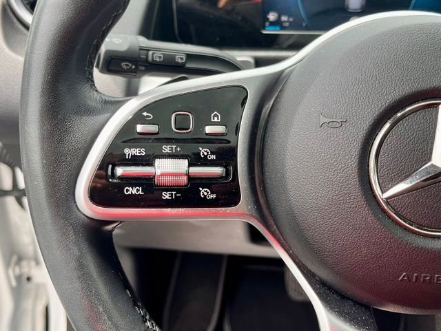 Used 2023 Mercedes-Benz GLB 250 image 24