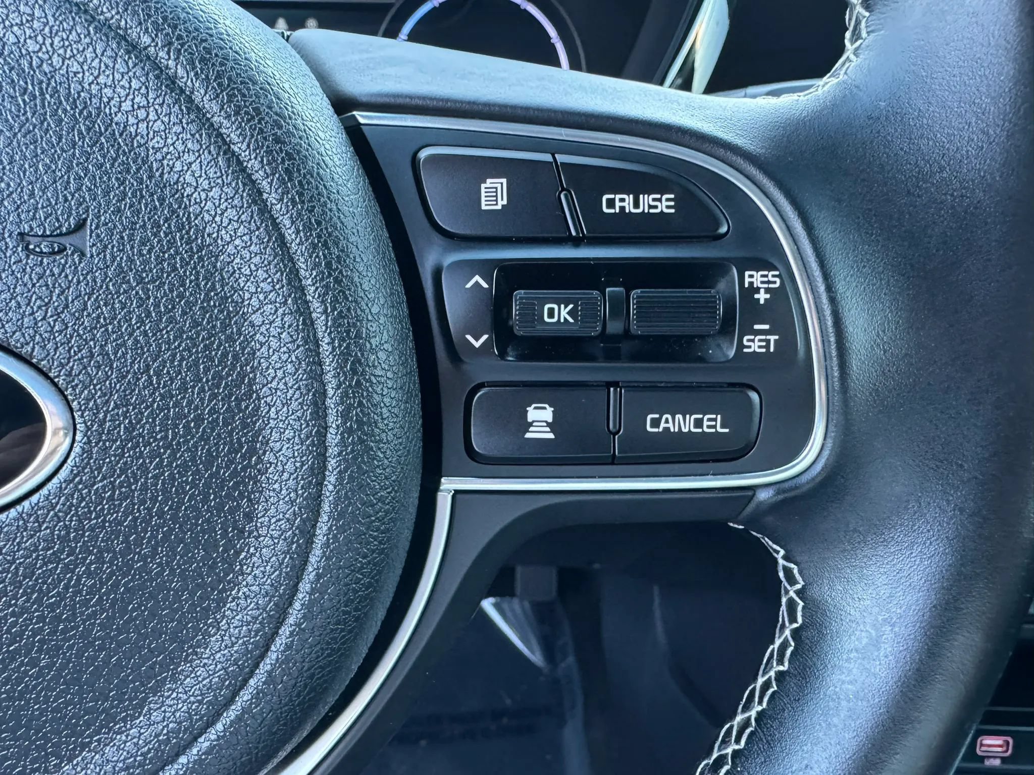 Used 2021 Kia Niro EX w/ Cold Weather Package FWD image 18