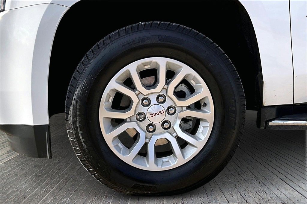 Used 2019 GMC Yukon SLT image 8
