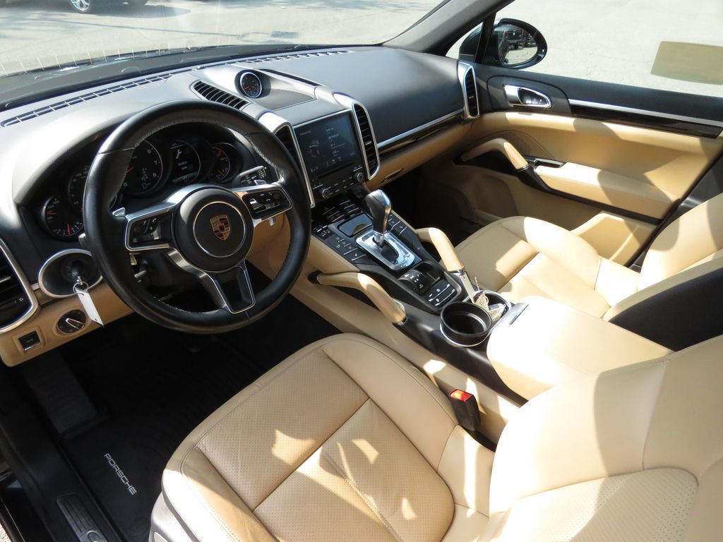 Used 2018 Porsche Cayenne AWD/4WD image 11