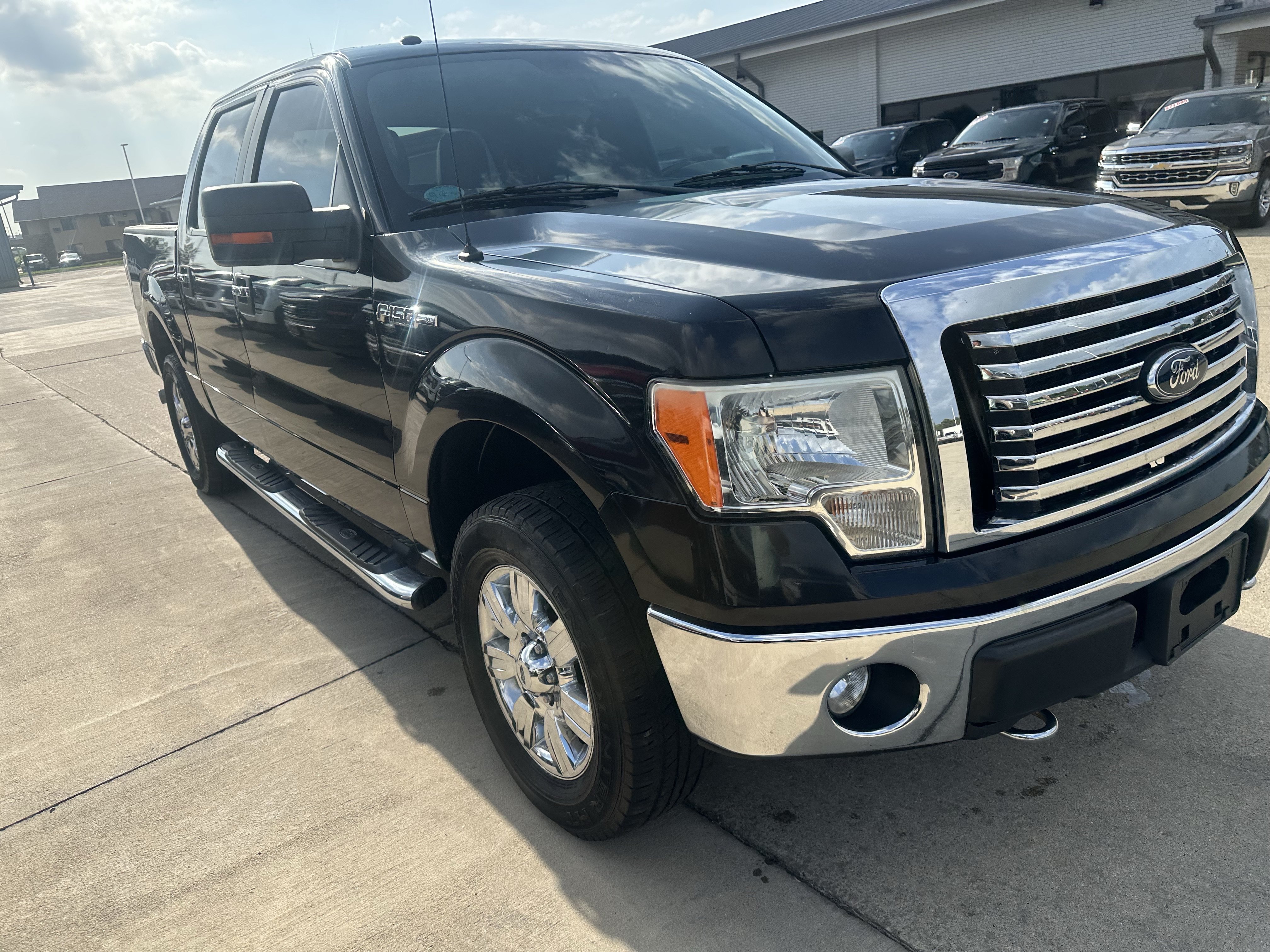 Used 2012 Ford F150 XLT w/ XLT Chrome Pkg AWD/4WD image 3