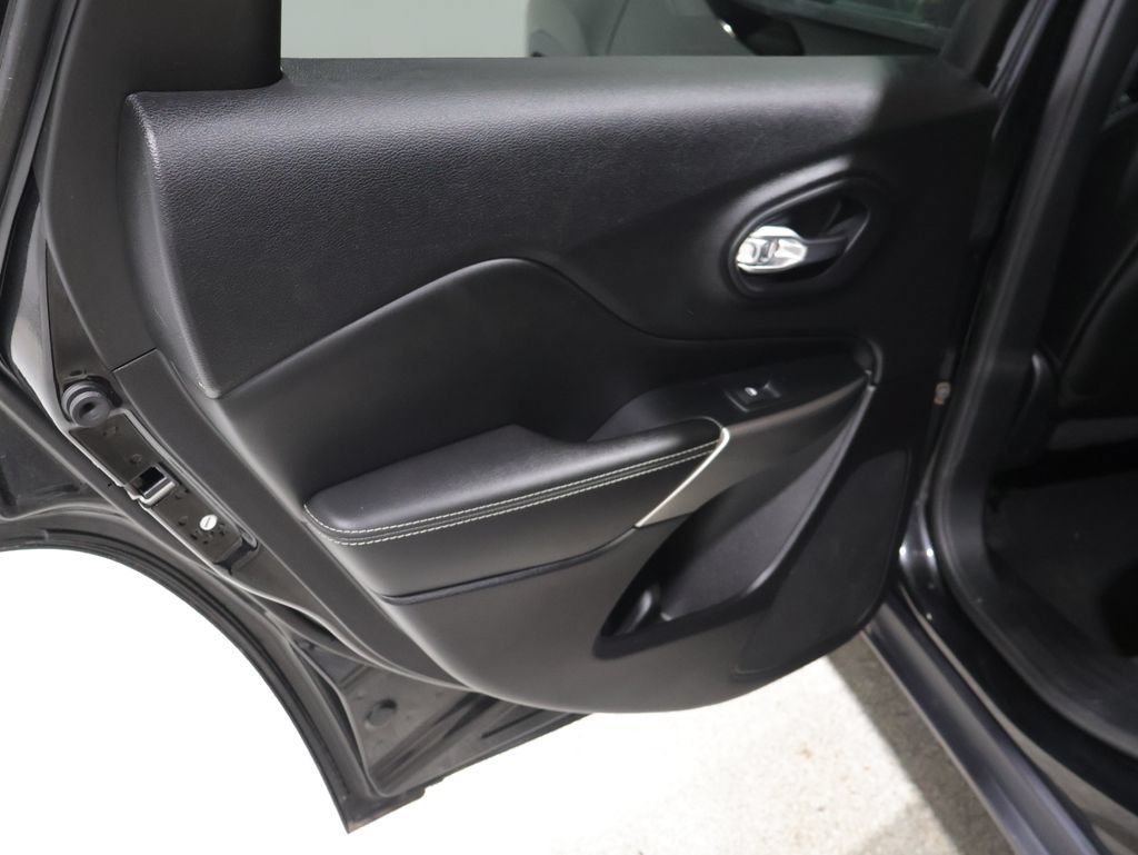 Used 2021 Jeep Cherokee Latitude Lux 80th Anniv w/ Quick Order Package 26U 80TH AWD/4WD image 18