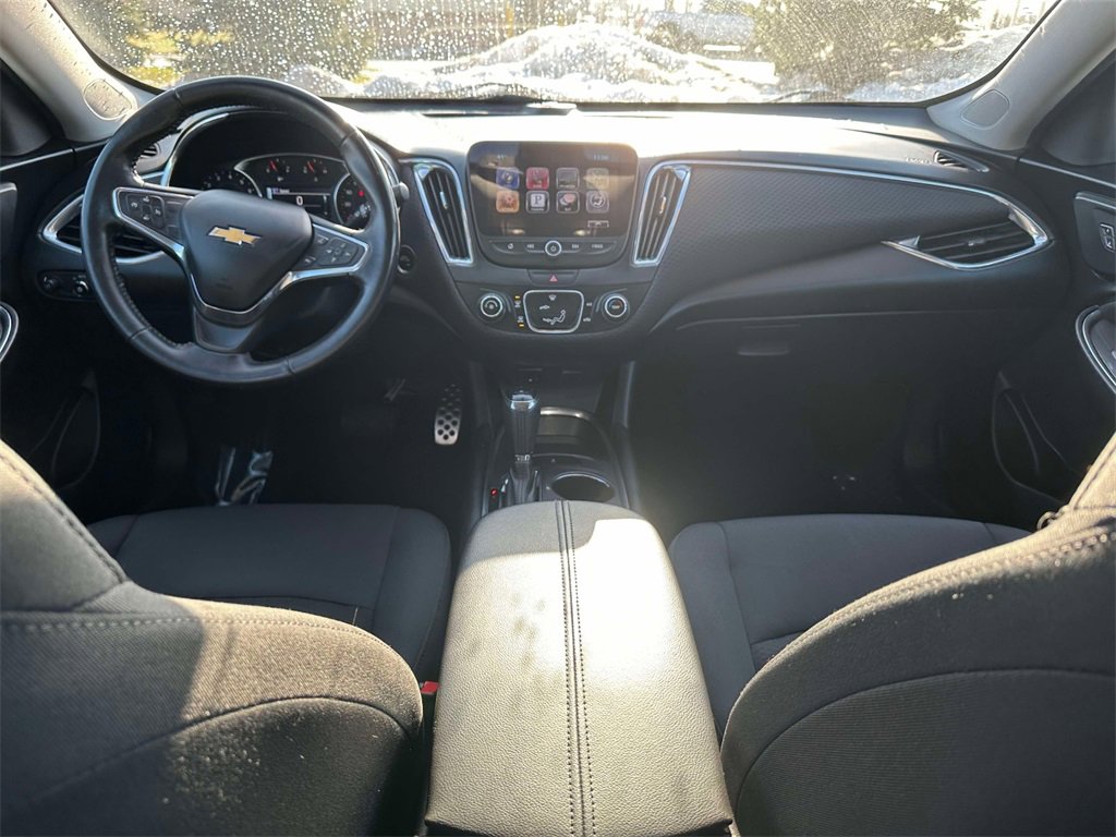 Used 2016 Chevrolet Malibu LT image 4
