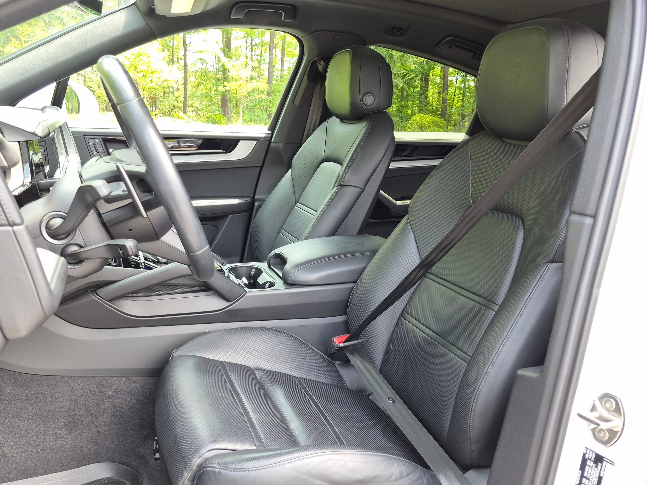 Certified 2024 Porsche Cayenne Coupe AWD/4WD image 5