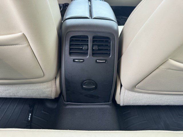 Used 2014 Lincoln MKS AWD w/ Equipment Group 101A image 31