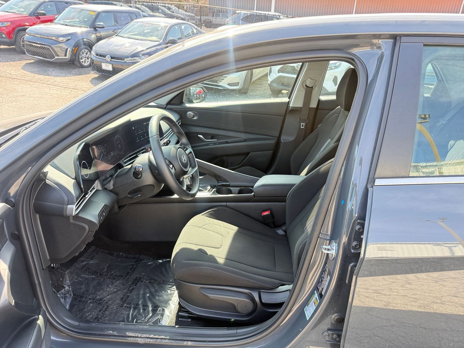 Used 2025 Hyundai Elantra SEL FWD image 27