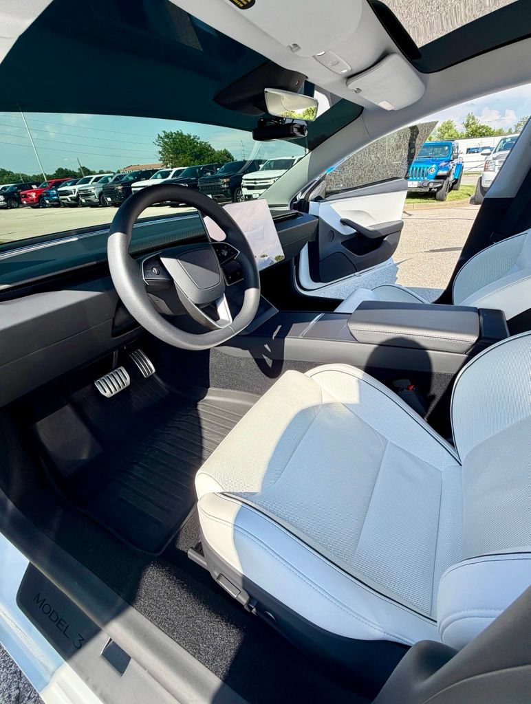 Used 2025 Tesla Model 3 Performance AWD/4WD image 8