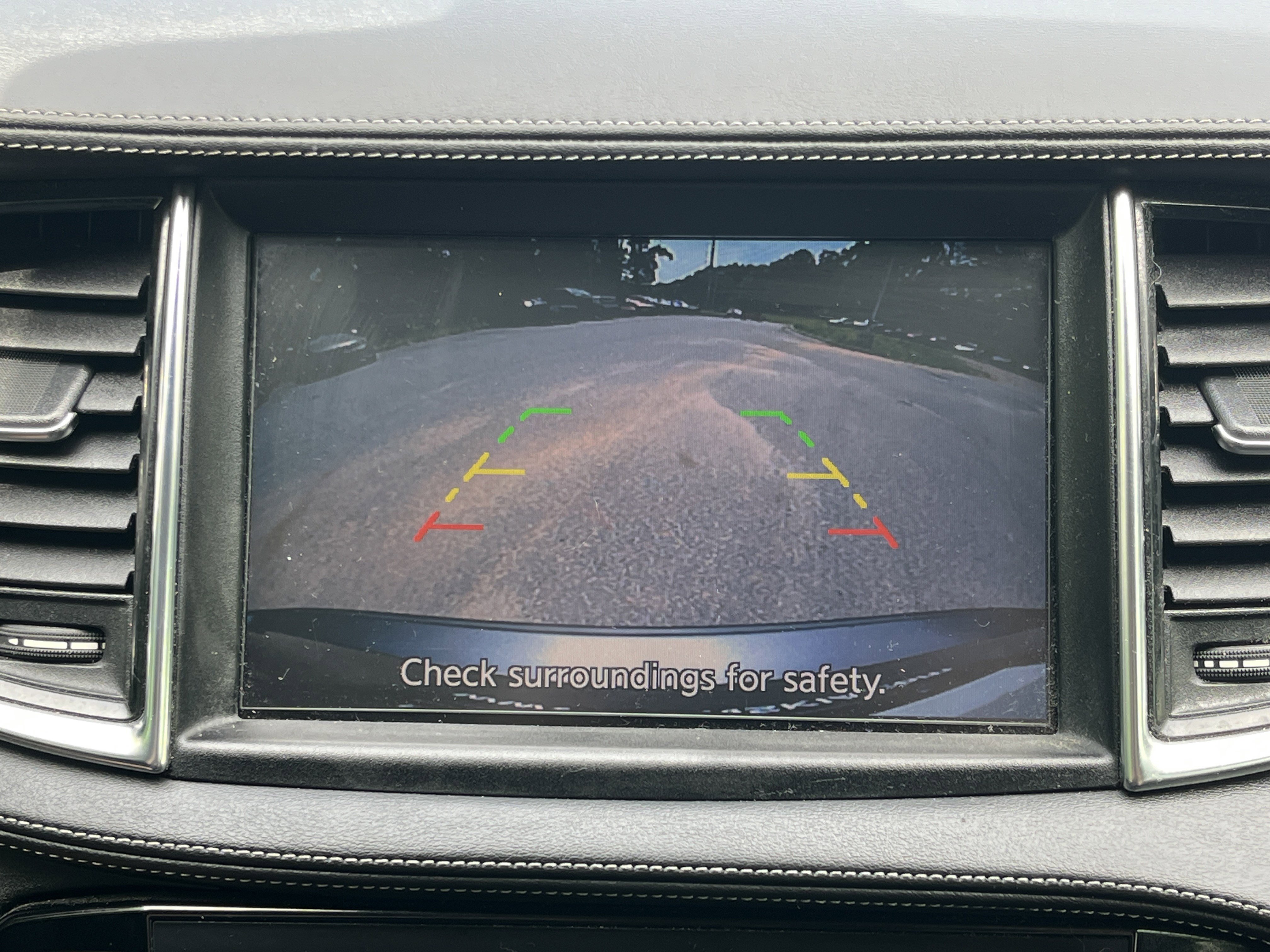 Used 2019 INFINITI QX50 Luxe w/ Navigation Package FWD image 7