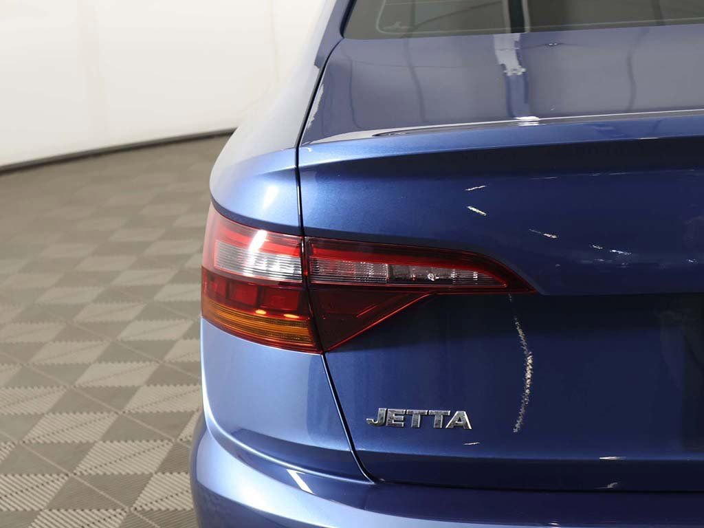 Used 2019 Volkswagen Jetta SEL Premium image 17