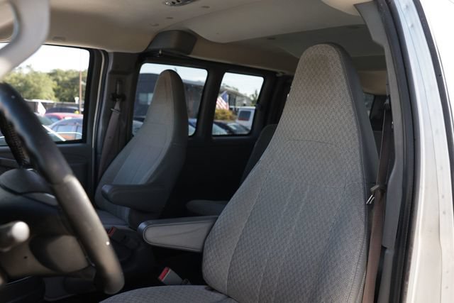 Used 2017 Chevrolet Express 3500 LT w/ LT Preferred Equipment Group RWD image 9