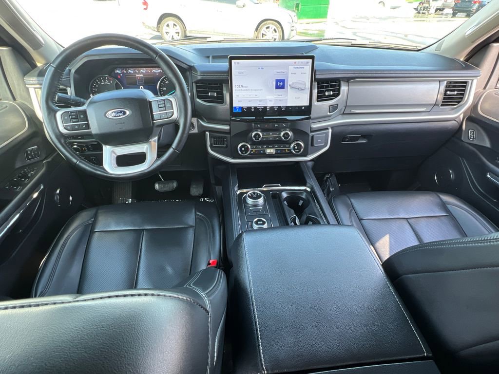 Used 2024 Ford Expedition Max XLT image 19