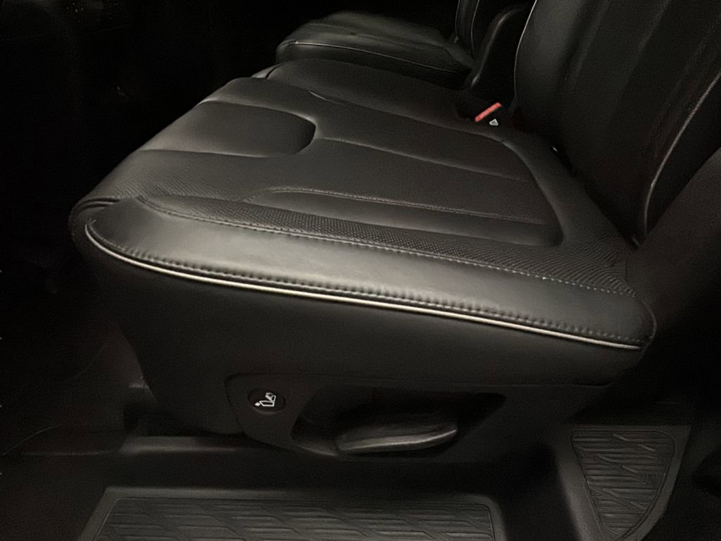 Used 2021 Hyundai Palisade Limited w/ Winter Package image 14