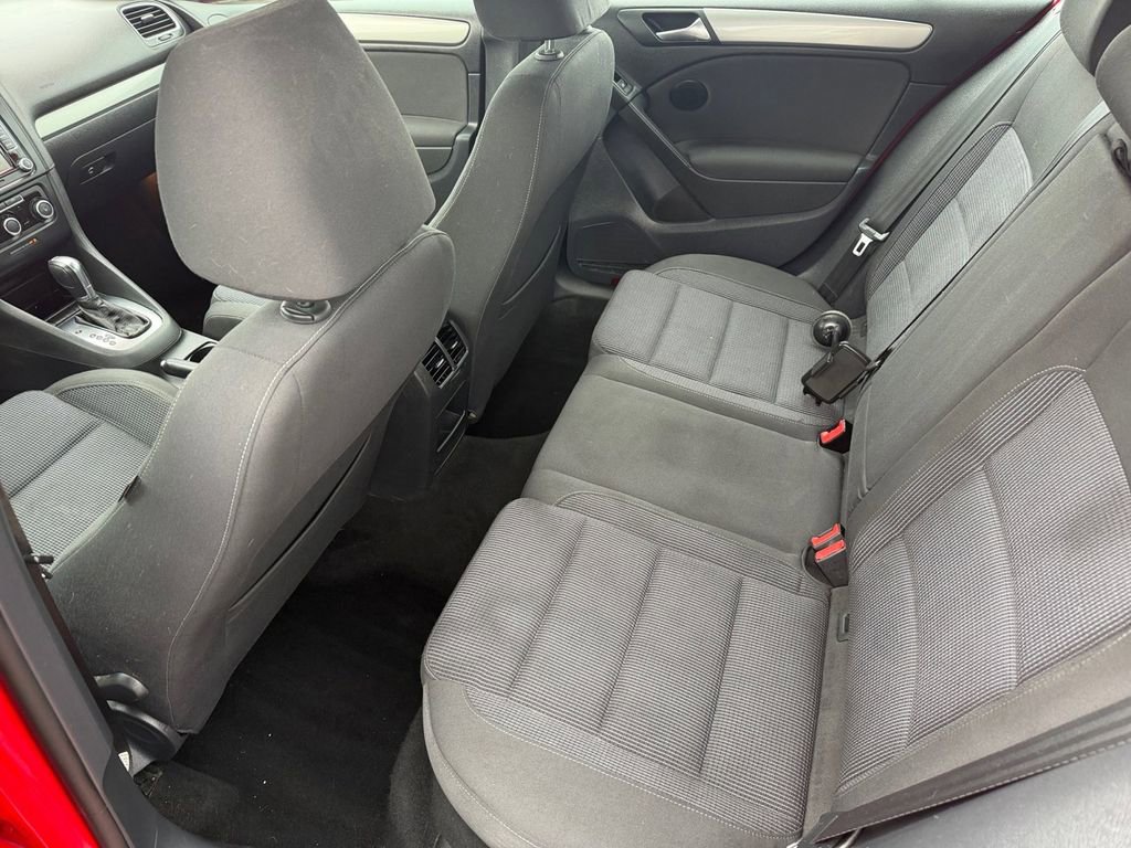 Used 2013 Volkswagen Golf TDI image 11