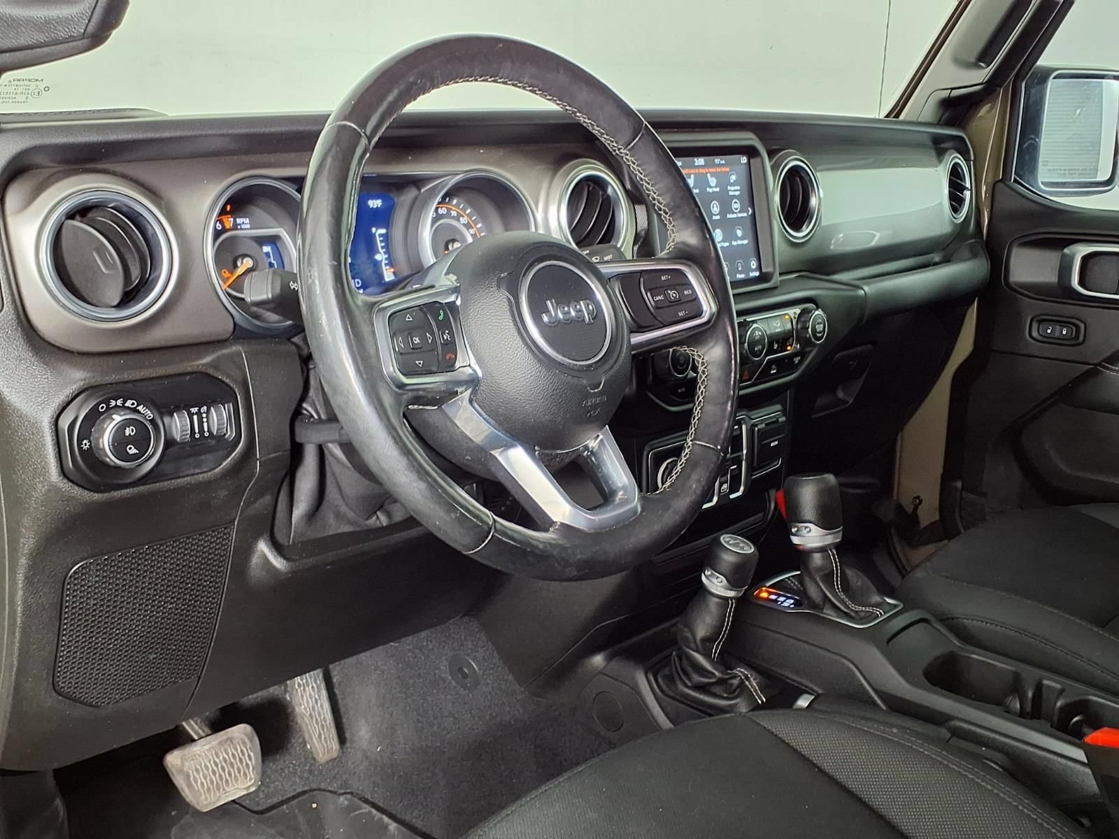 Used 2020 Jeep Gladiator Overland w/ Dual Top Group AWD/4WD image 16