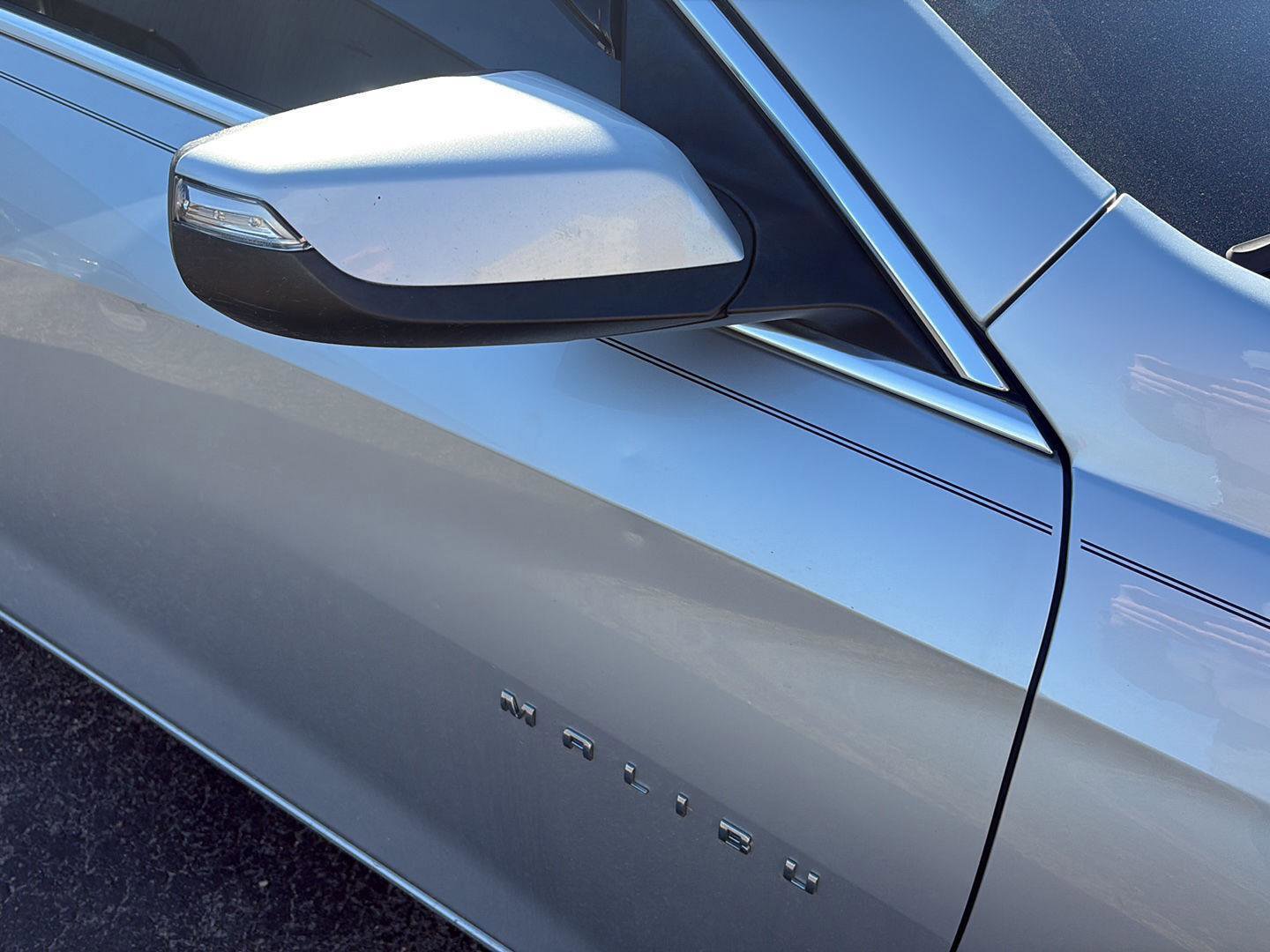 Used 2016 Chevrolet Malibu LT w/ Leather Package image 7