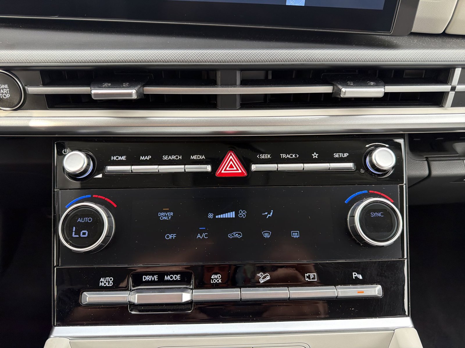 Certified 2026 Hyundai Santa Fe SE AWD/4WD image 21