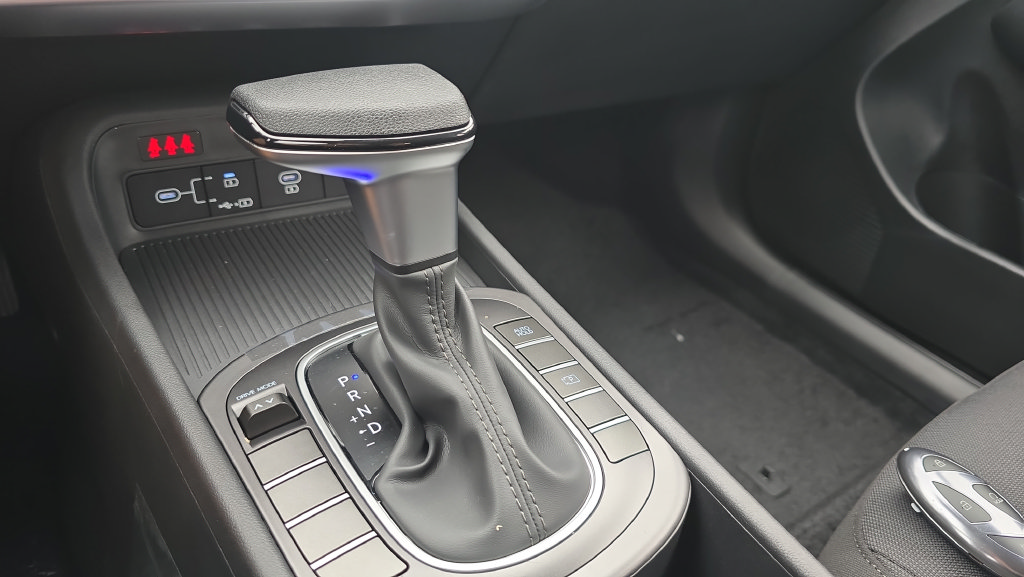 New 2027 Hyundai Kona SE FWD image 20