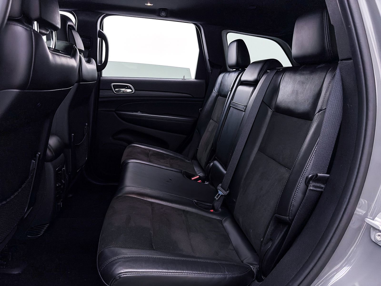 Used 2020 Jeep Grand Cherokee Altitude image 36