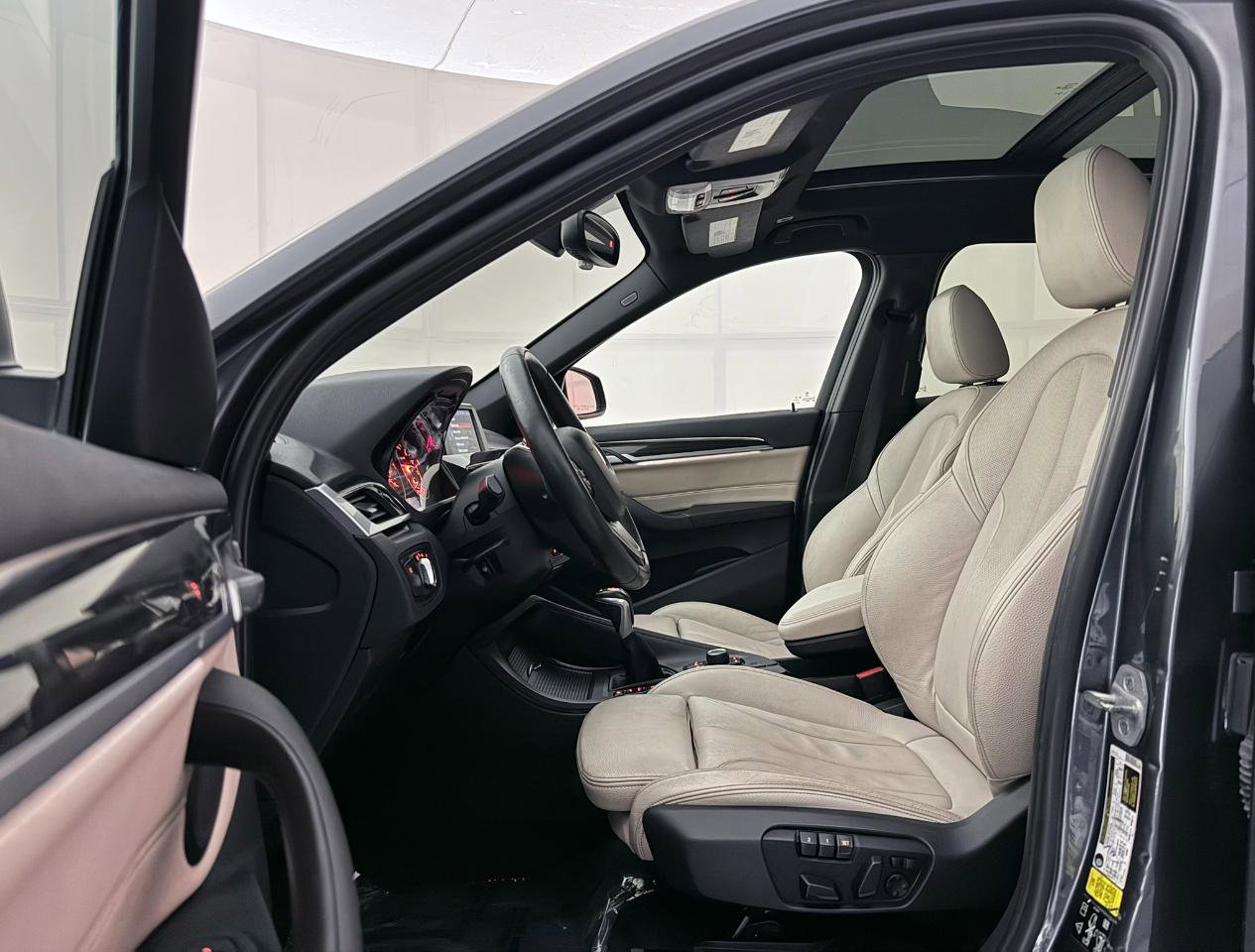 Used 2018 BMW X1 xDrive28i AWD/4WD image 18