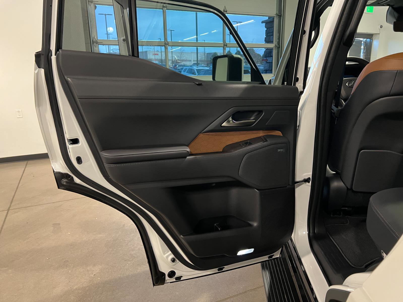 Used 2026 Lexus GX 550 w/ Cold Area Package image 36