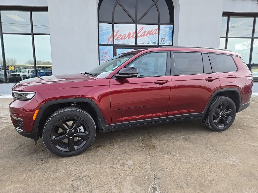 Used 2025 Jeep Grand Cherokee L Limited w/ Luxury Tech Group II image 4