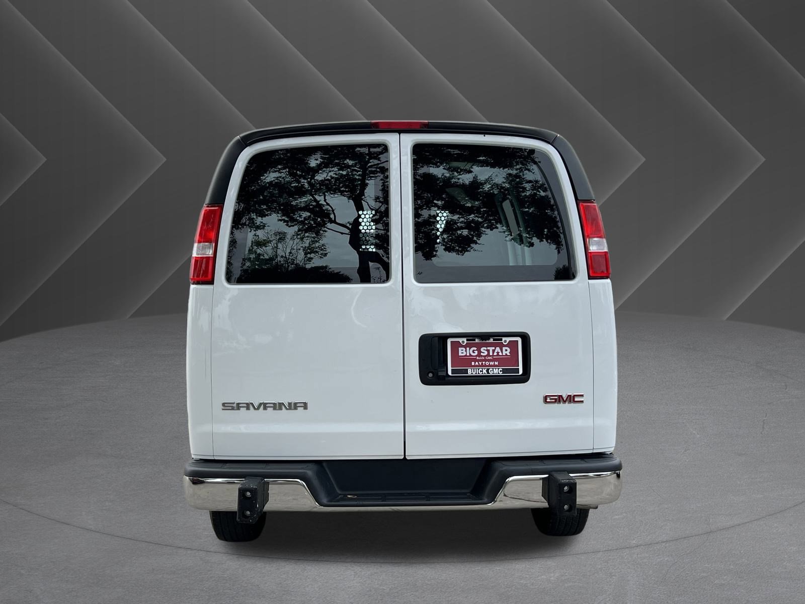 Used 2024 GMC Savana 2500 w/ Driver Convenience Package image 3