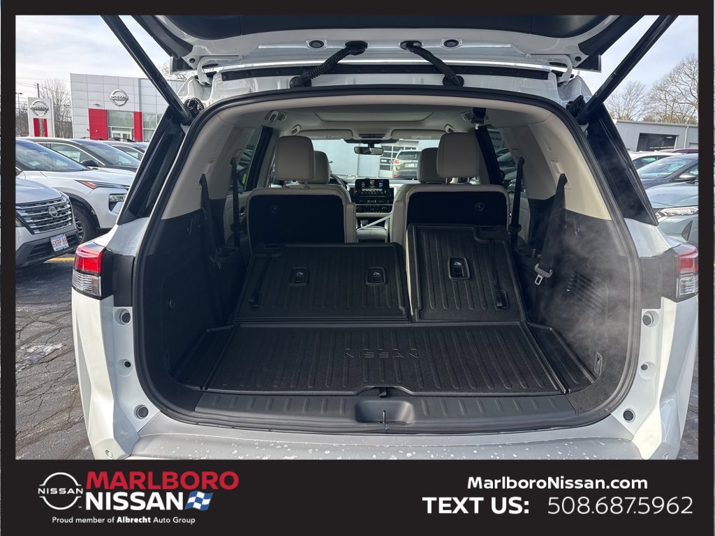 New 2025 Nissan Pathfinder SL w/ SL Premium Package image 16