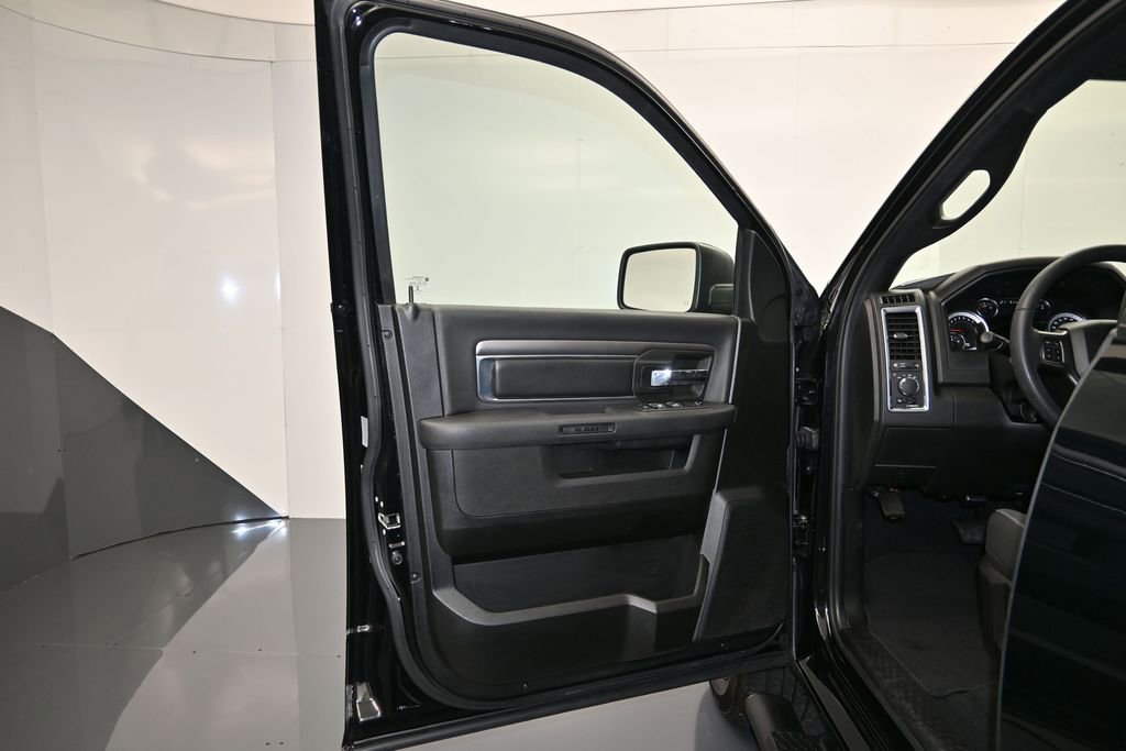 Used 2022 RAM 1500 Classic Warlock w/ Electronics Group AWD/4WD image 10
