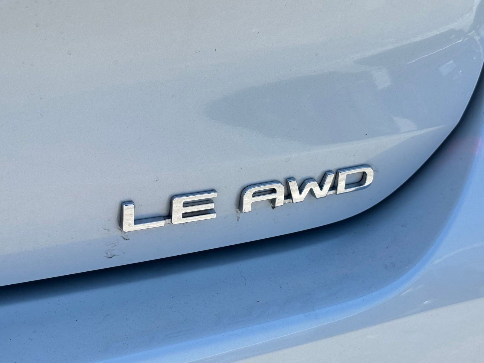 Used 2025 Toyota Highlander LE image 3