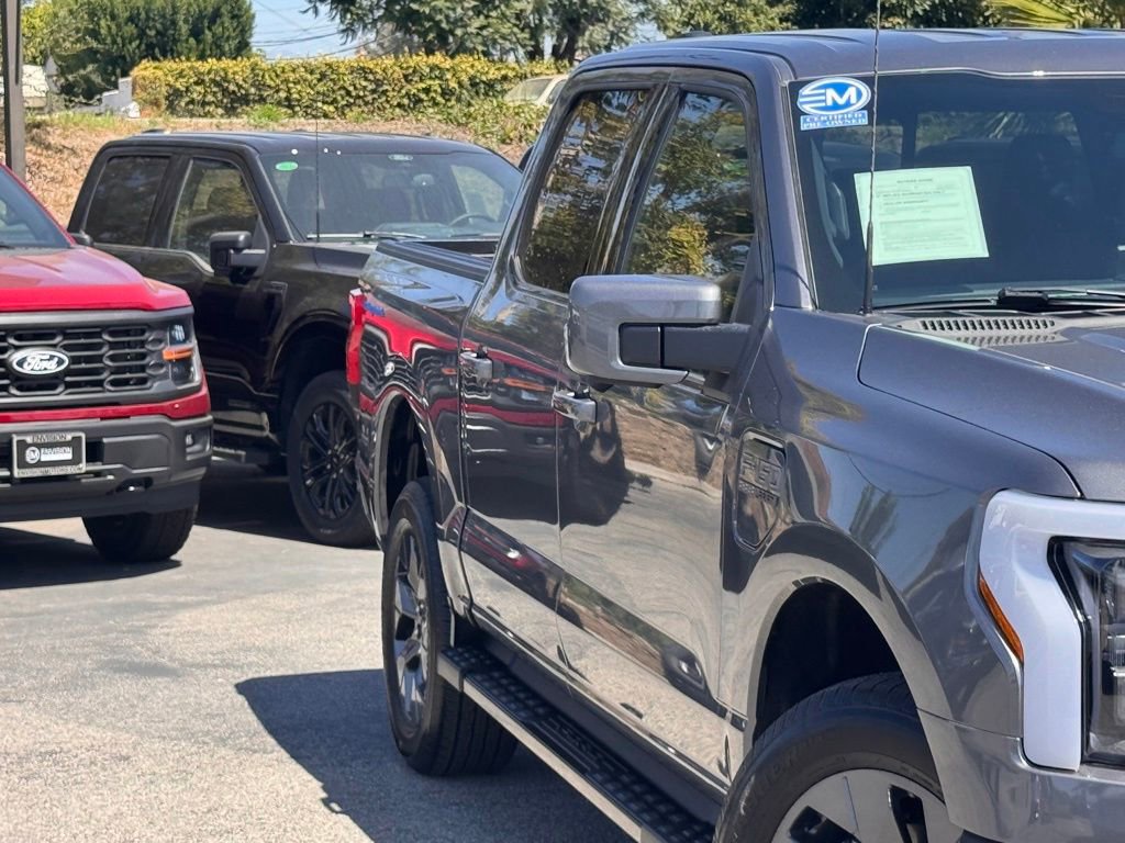 Certified 2022 Ford F150 Lightning Lariat w/ Tow Technology Package AWD/4WD image 5