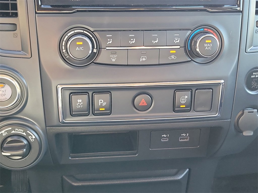 Used 2023 Nissan Titan SV image 10
