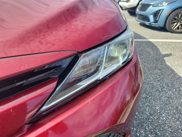Used 2020 Toyota Camry LE image 16