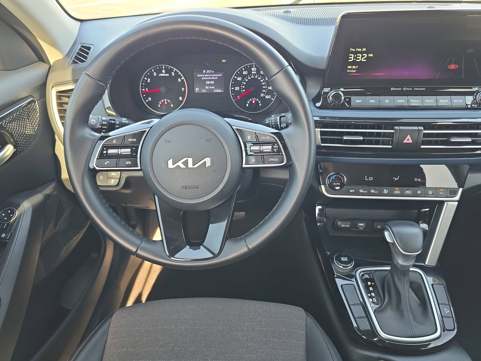 Used 2023 Kia Seltos S w/ Navigation Package image 10