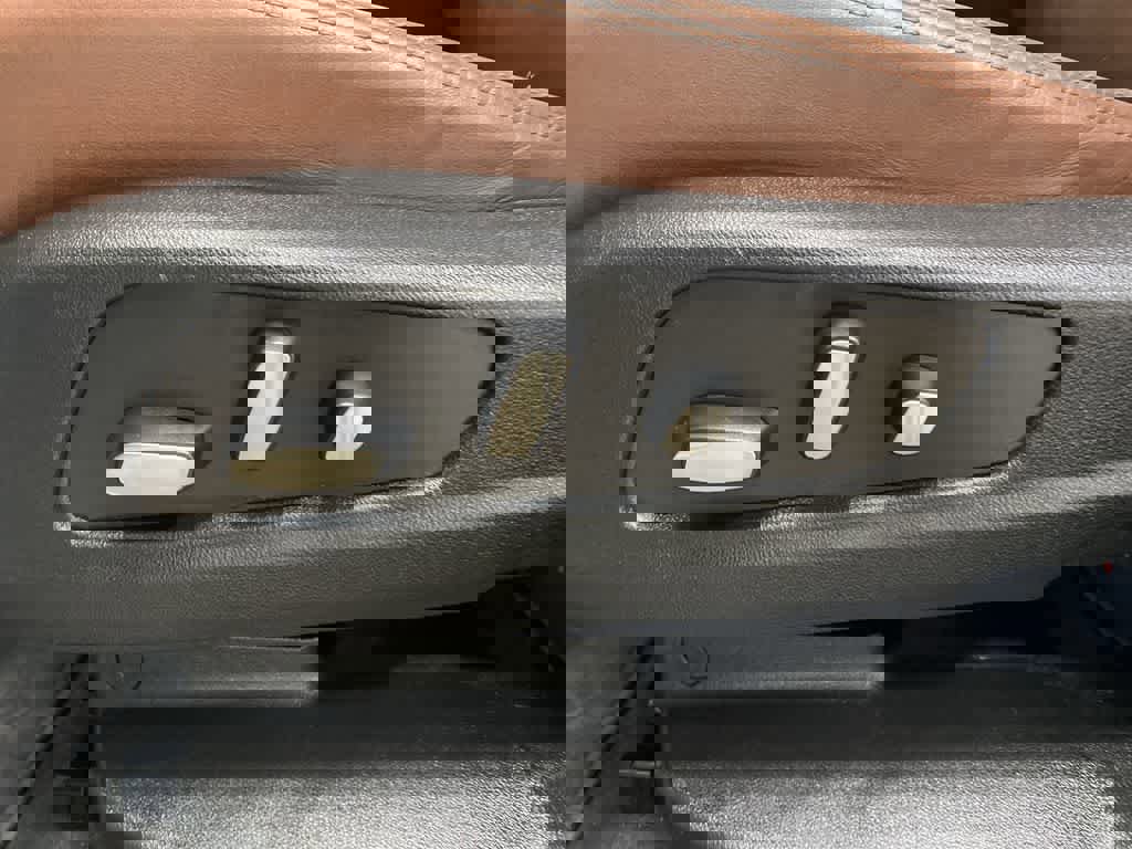 Used 2022 Cadillac XT5 Premium Luxury image 16