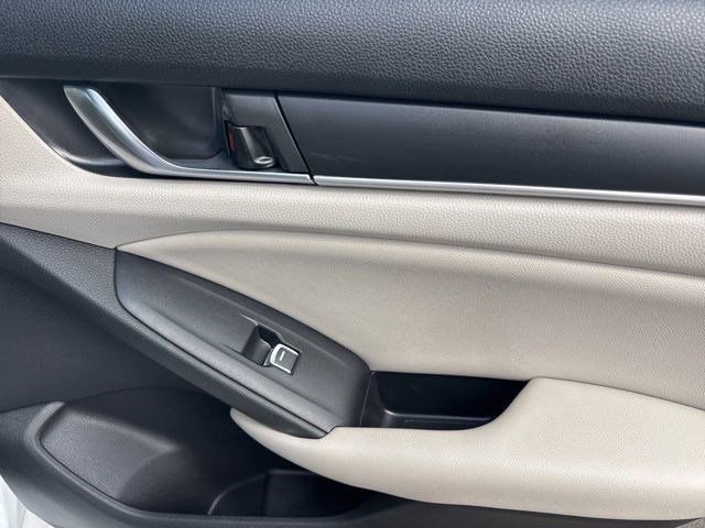 Used 2020 Honda Accord EX image 37