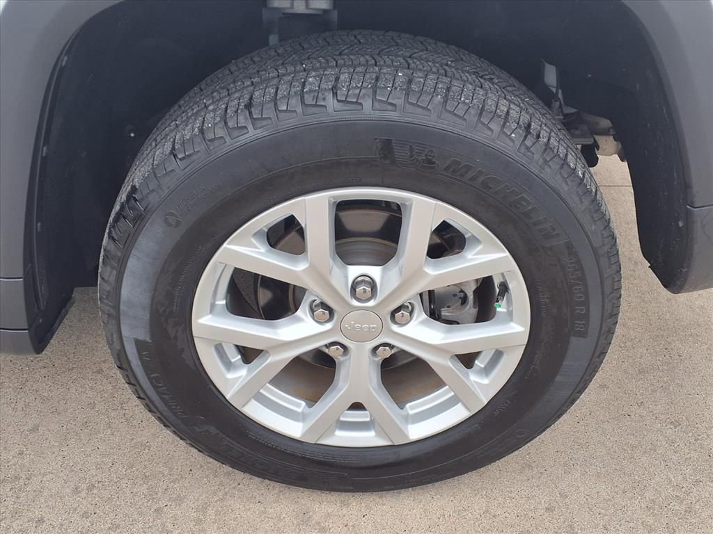 Used 2023 Jeep Grand Cherokee Limited image 20