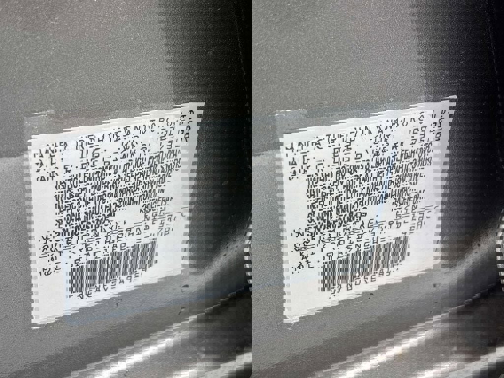 Used 2025 Nissan Versa SV w/ Trunk Package image 32