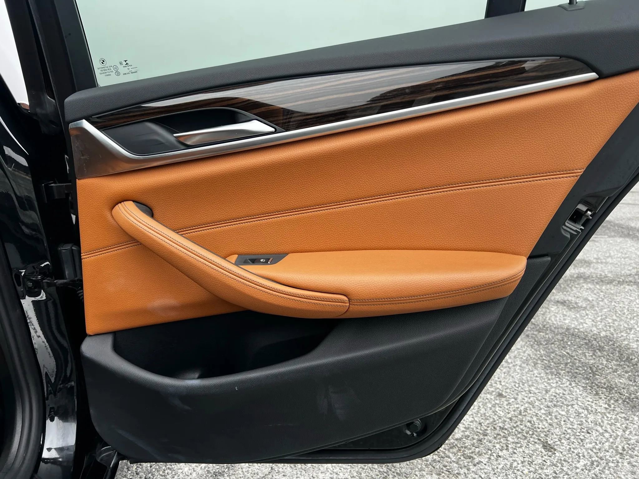 Used 2018 BMW 530i xDrive w/ Premium Package image 27