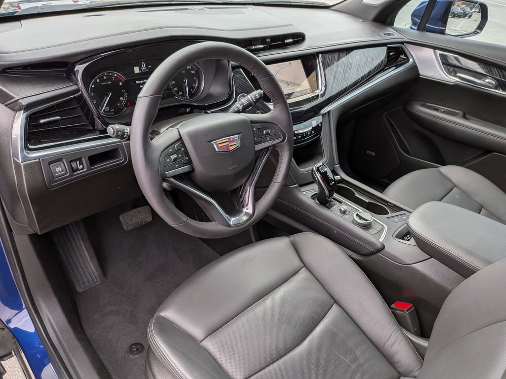 Used 2025 Cadillac XT6 Premium Luxury w/ LPO, Floor Liner Package image 12