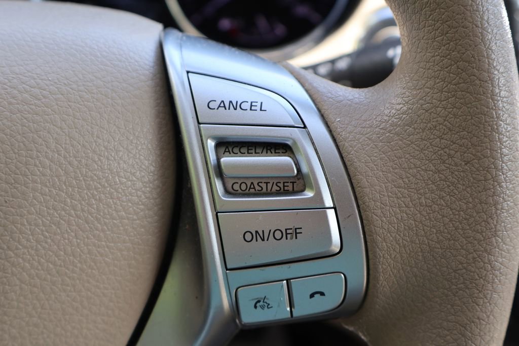 Used 2015 Nissan Rogue SV w/ SV Premium Package AWD/4WD image 6