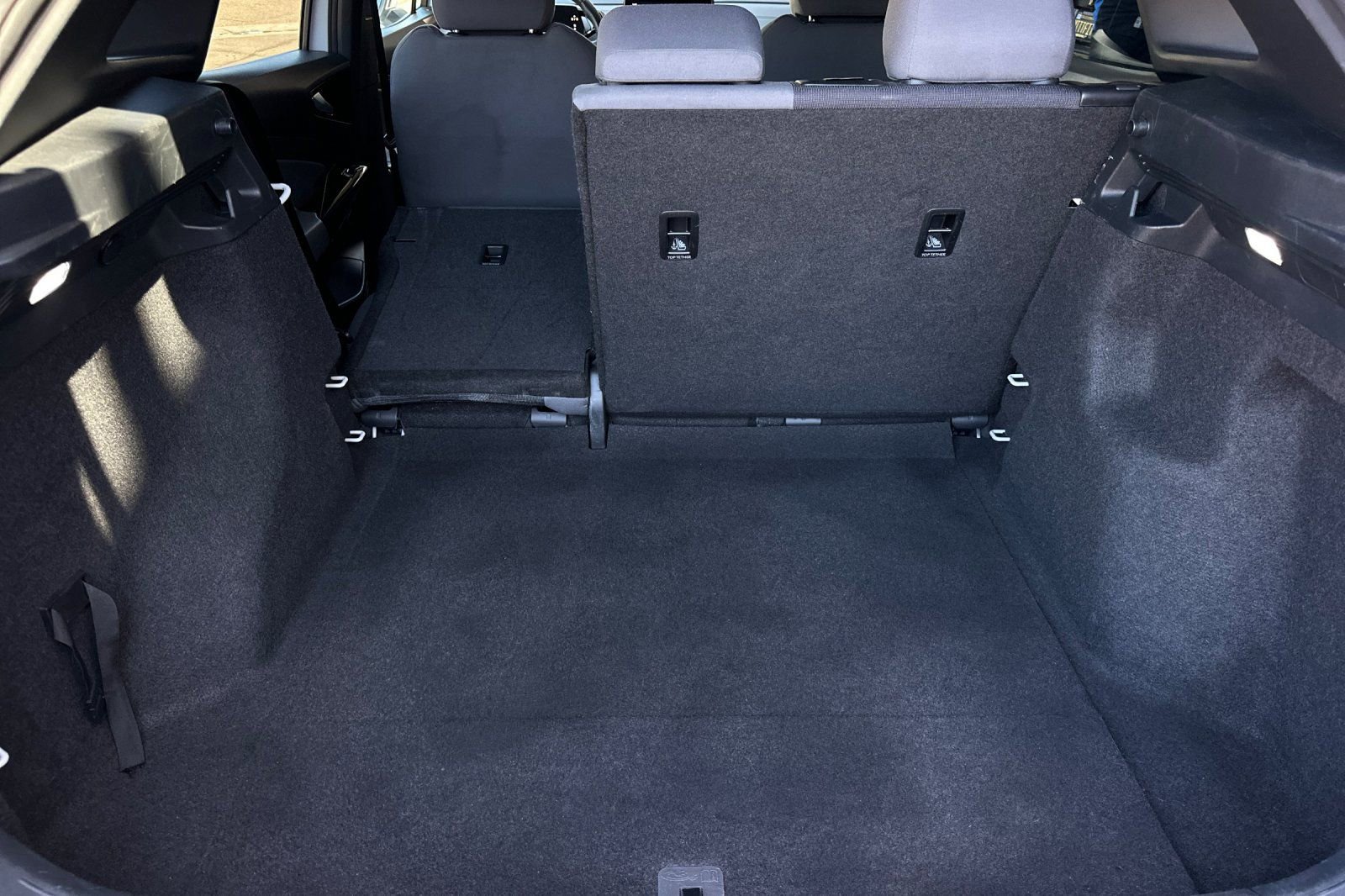 Used 2022 Volkswagen ID.4 Pro AWD/4WD image 15