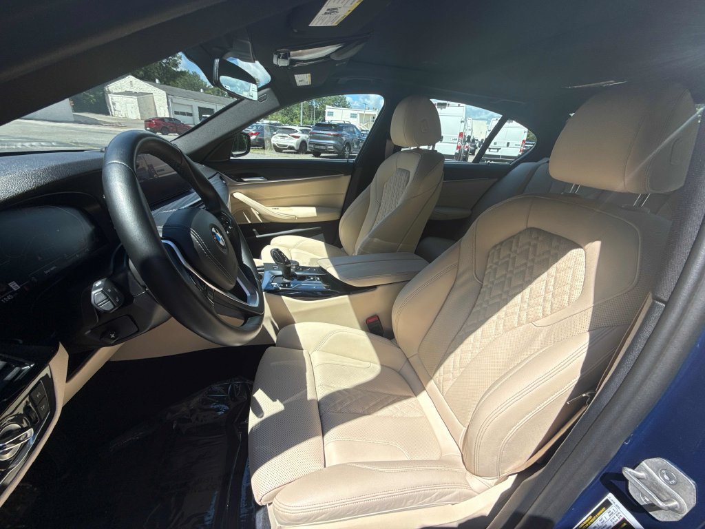 Used 2023 BMW 530i w/ Convenience Package RWD image 11