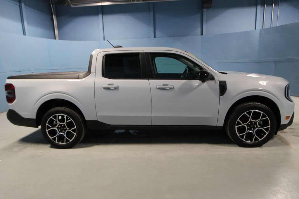 Used 2025 Ford Maverick Lariat AWD/4WD image 32